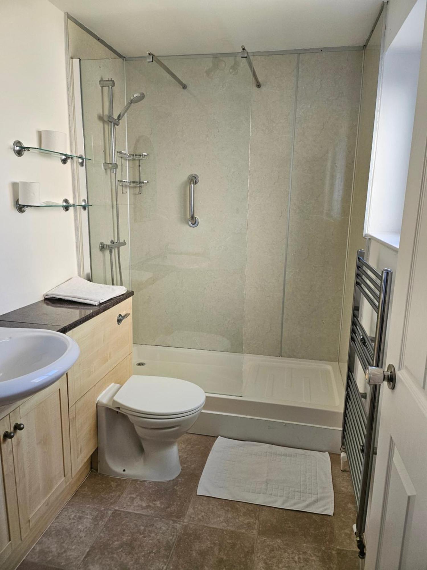 Grosvenor Flat Bath